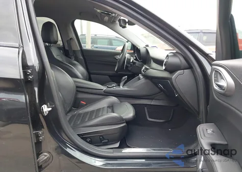 2019 Alfa Romeo Giulia Ti Sport Rwd z USA, uszkodzony, nr VIN ZARFAMBN8K7604225